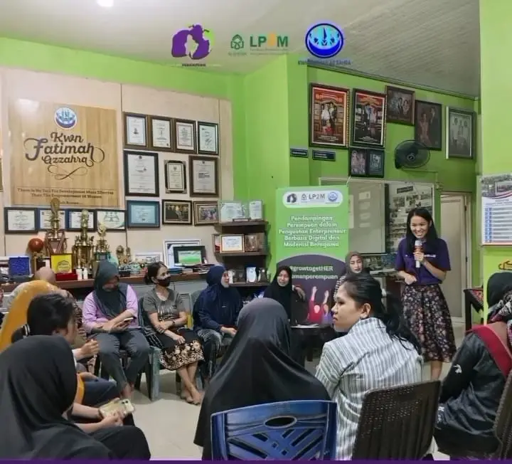diskusi bersama perempuan pesisir tentang membangun kepercayaan diri dalam membangun usaha serta moderisasi  beragama